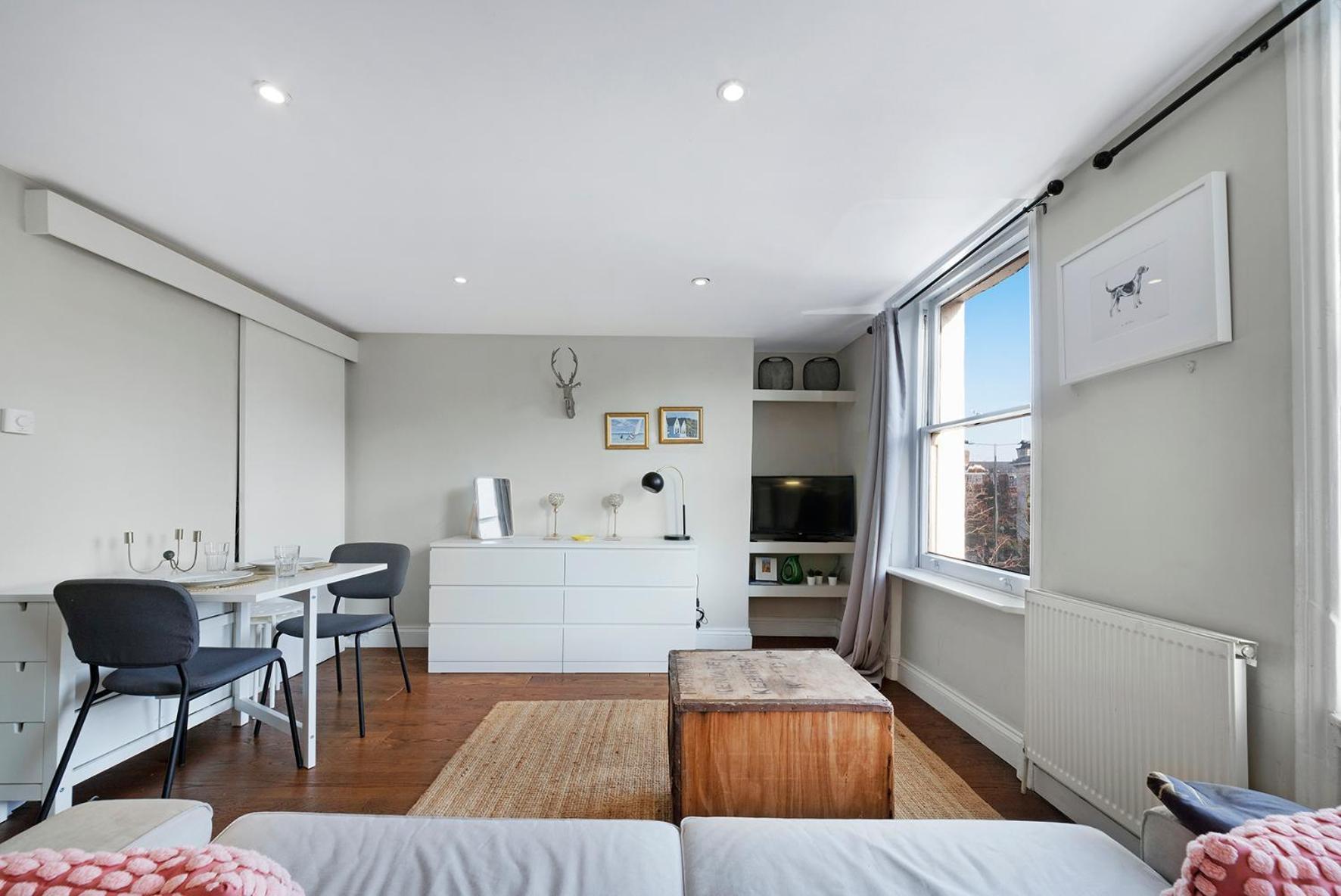 Modernised Apartments 1 And 2 Bedrooms Option Terrace And Balcony High Street London Eksteriør billede
