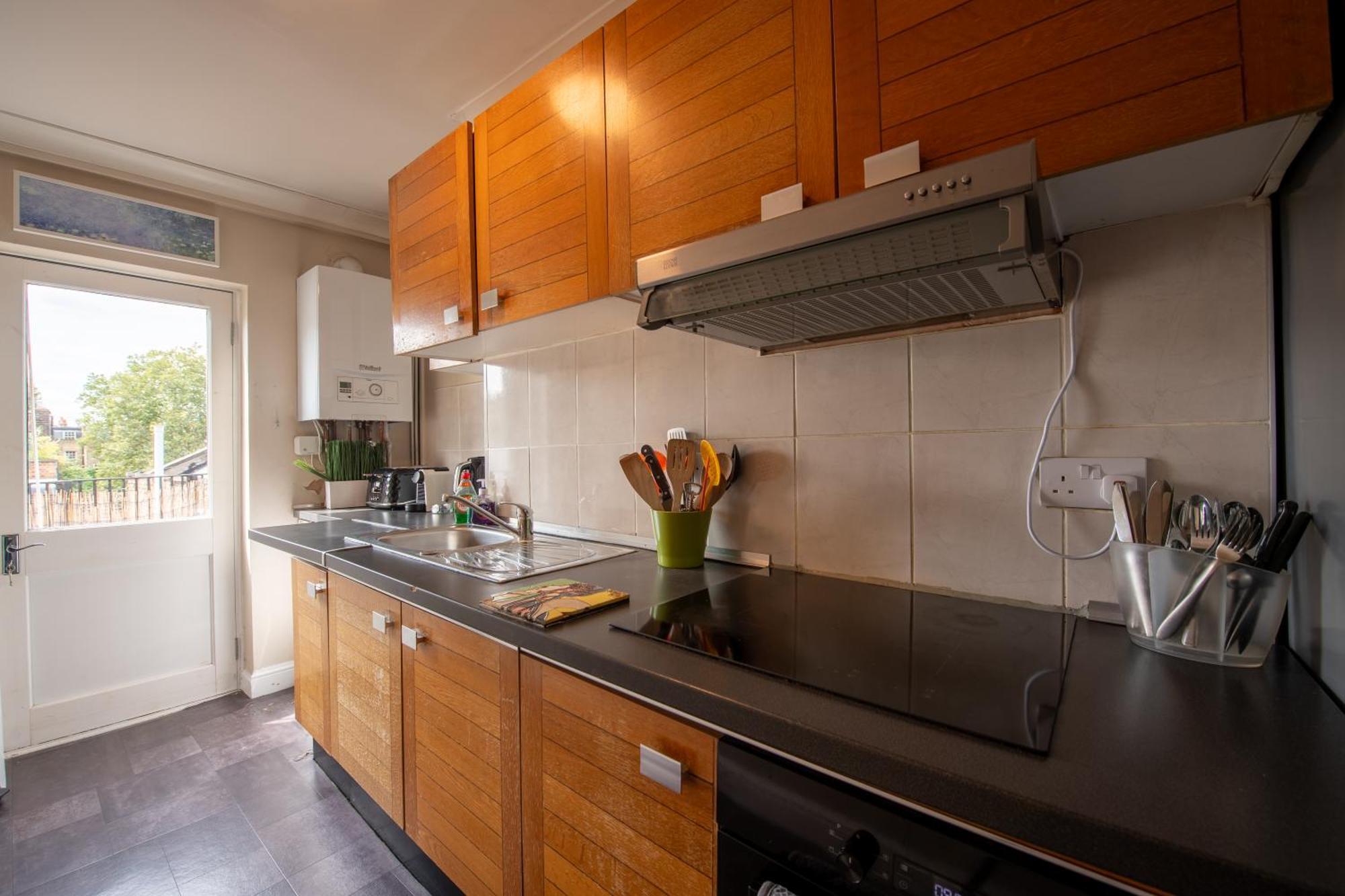 Modernised Apartments 1 And 2 Bedrooms Option Terrace And Balcony High Street London Eksteriør billede